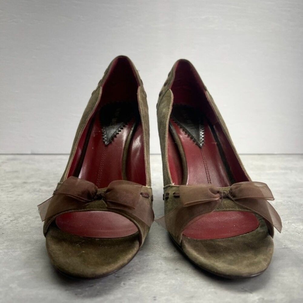 Y2K Nine West Open-Toe Bow Olive Suede High Pump Heels Womens WNKAITLINN Size 9M